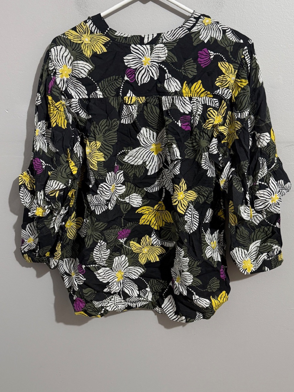 Chicos Top Womens 2.5 14 Large Floral Ruffle Sleeve Black Botanical Blouse - Picture 2 of 10